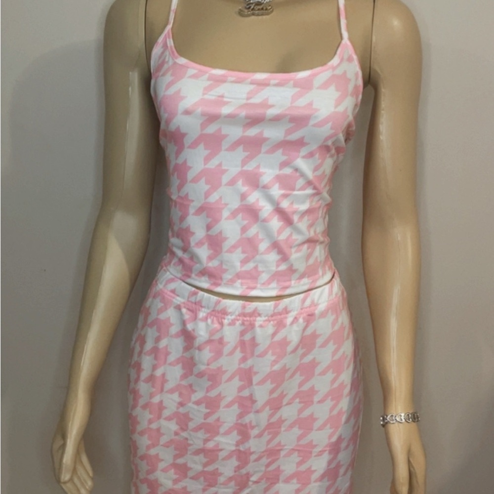 Mini Pink and White Pencil Skirt Set for Casual Resort Wear